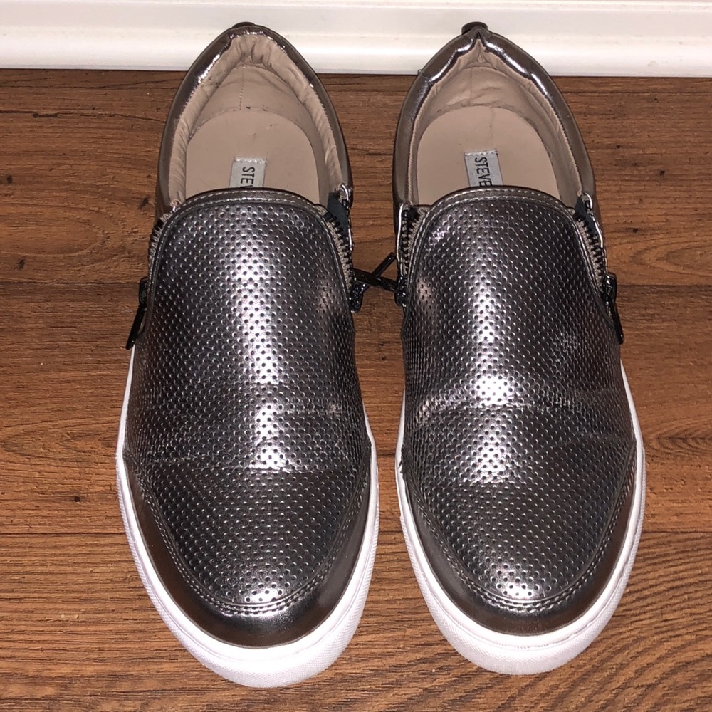 Women’s Steve Madden slip ons